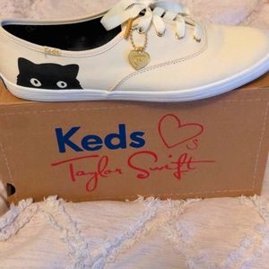 Taylor Swift Sneaky Cat Keds sz 11